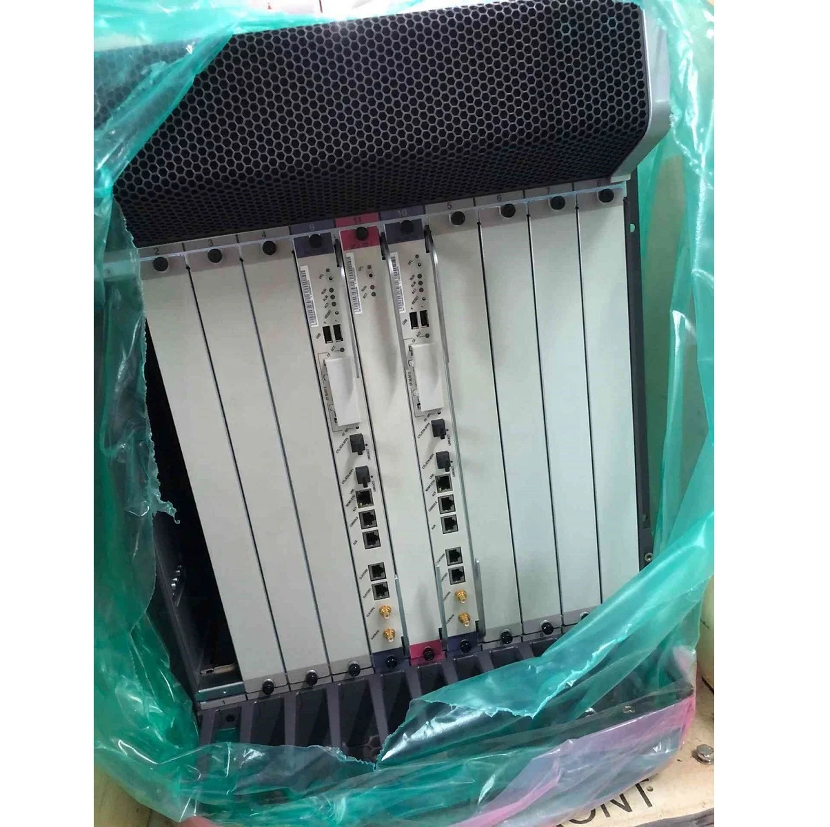 03056097 CR5D0SRUA870 Switch and Route Processing Unit A8 for NE40E-X8A SRUA-480-A 0305725