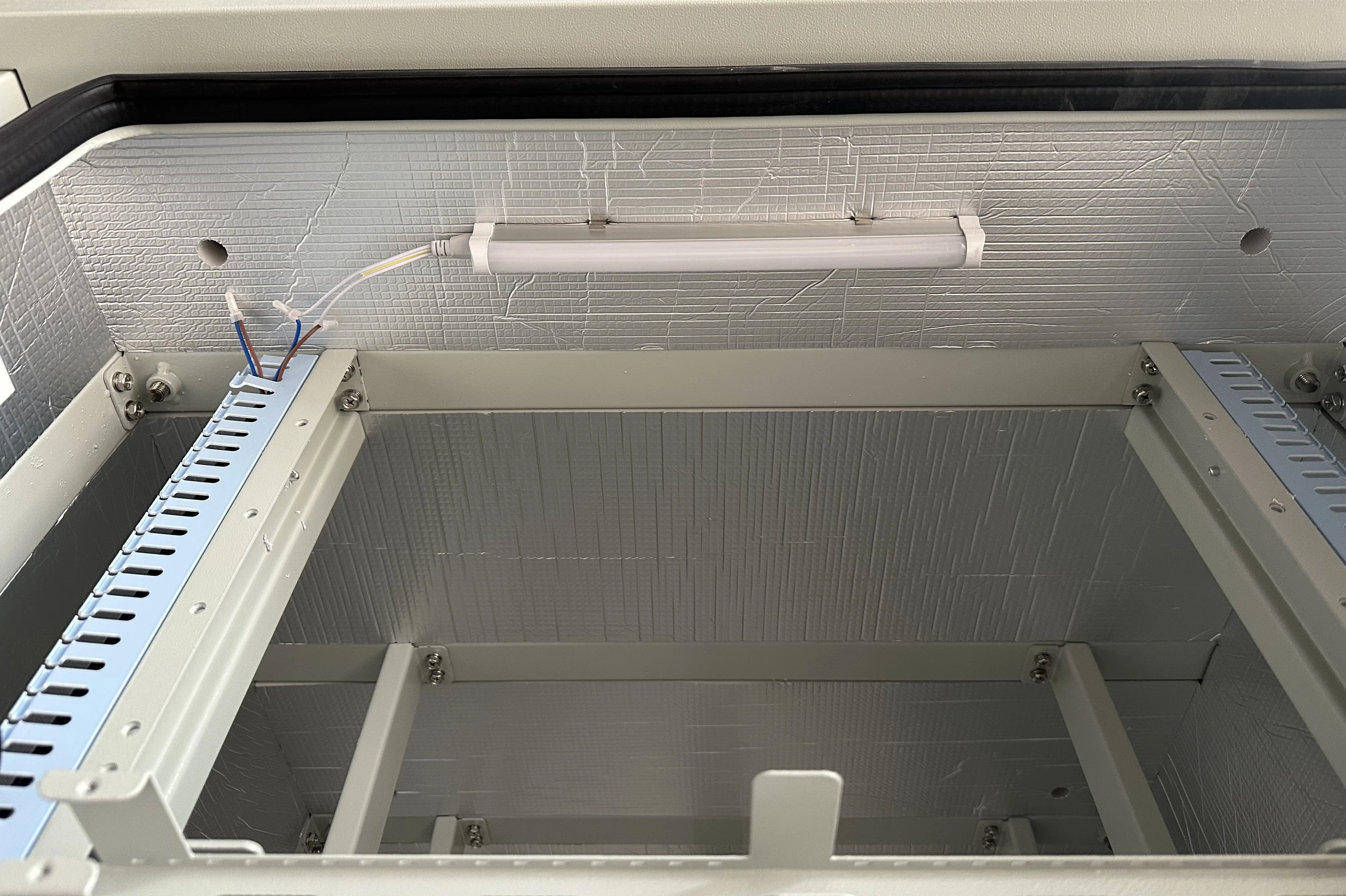 Manufacturer Direct OEM ODM Outdoor Dual Compartment Stainless Steel Shell Energy Communication Battery Cabinet IP55 Electronic-boxintelecom