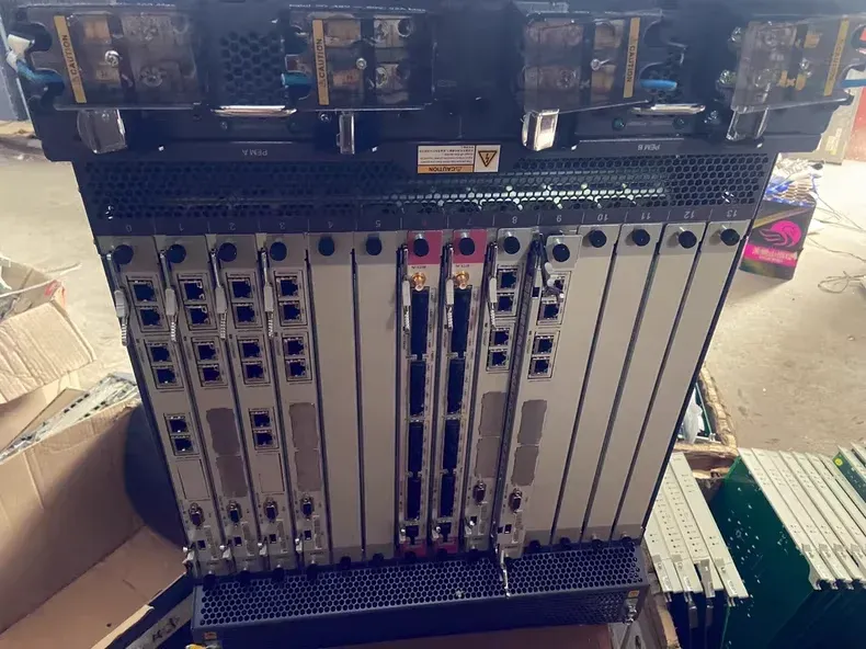 HW Core Center Network 03052589 USIA7 CN21USIA7 Universal Service Interface T8280 OSTA2.0 