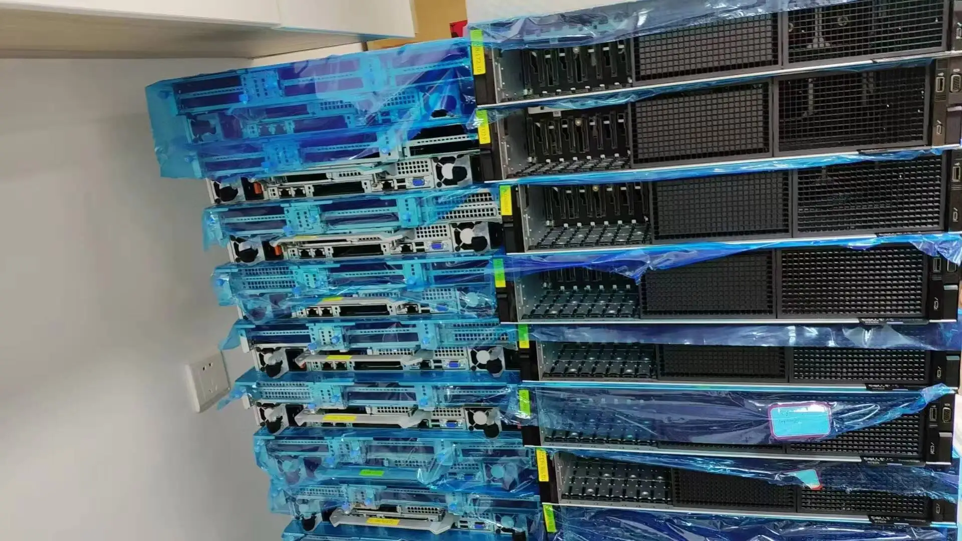 Used Dell PowerEdge R7525 DDR4 with SAS/SATA/SSD/NVME Hard Drive and AMD EPYC Processor 2u Rack Server 2