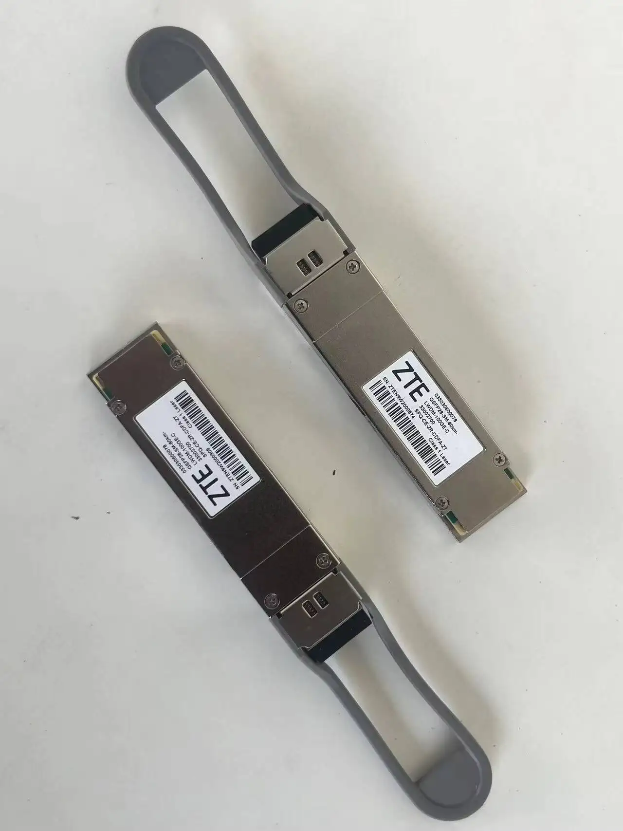 For QSFP-200G-CWDM4-C 100G Ethernet CWDM4 QSFP Transceiver 2km/10km Standard G.652 SMF Duplex LC Connector Base Station Use-boxintelecom