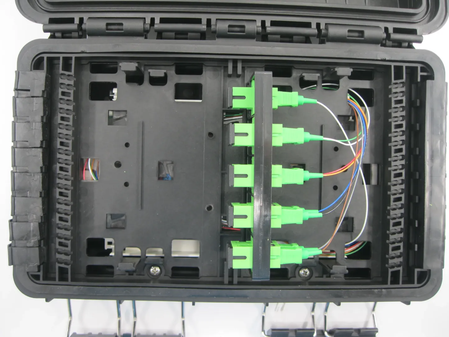 F225-APT  Versatile 16 Cores FTTH Fiber Optical Distribution Box Solution