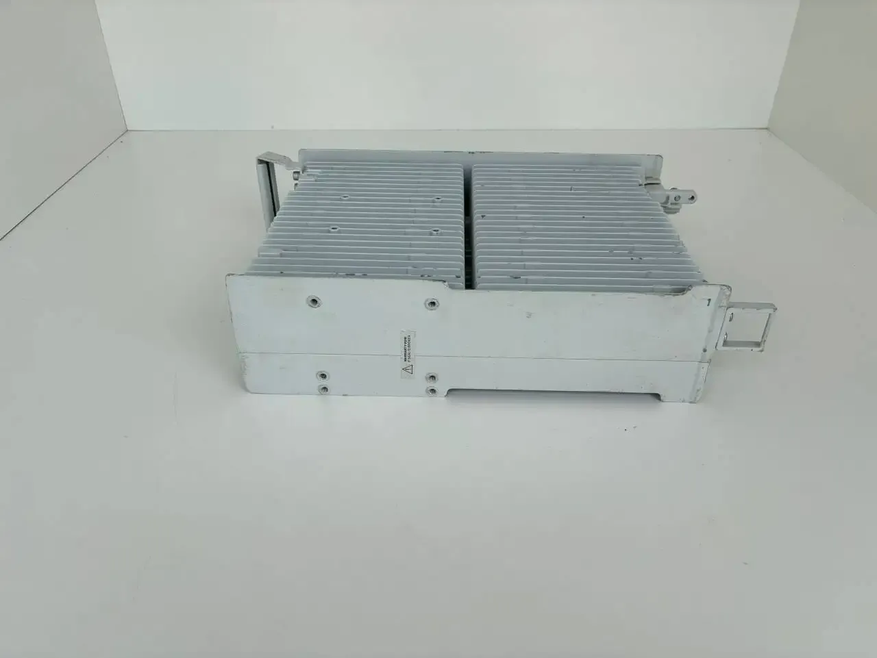 RRU 5909-2100 5900 2100Mhz 3936 1800MHZ 5910 5902 3959 Rru 5909 2100MHz Remote Radio Unit for Communication Base Station Use-boxintelecom