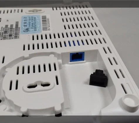 Cheapest Price the Used ZTE F623 GPON ONU 1GE+3FE+usb+2.4G WIFI +1POTS English Firmware Ftth Networking Equiment