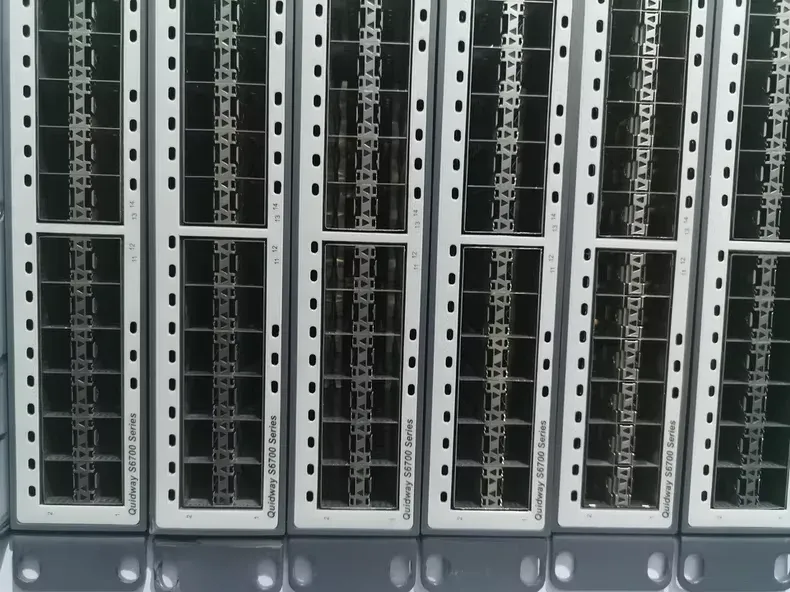 S6700-24-EI 02352768 24 Port SFP and 10GE SFP+ Ethernet Gigabit Network Switch Stackable FTTH/FTTB-boxintelecom