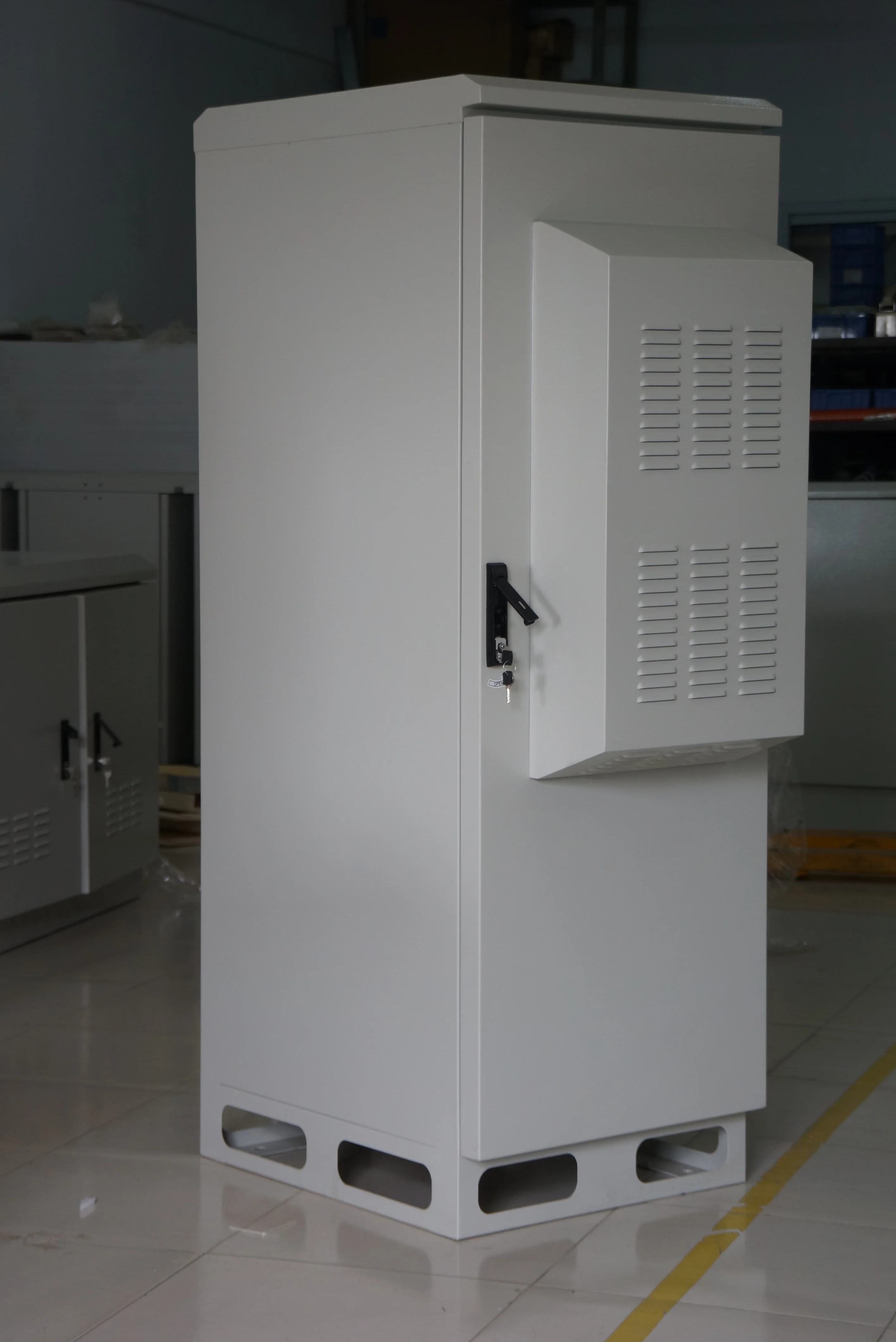 Customizable 19" Rack 42U  Outdoor Weatherproof Telecom Cabinet New Design with Cabinet Air Conditioner IP55 Protection Level-boxintelecom