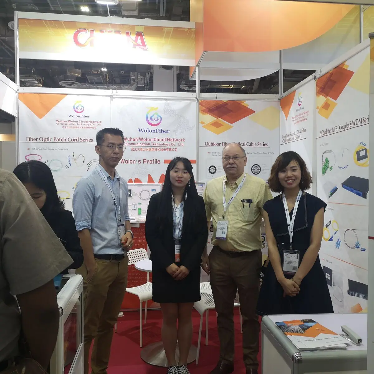 8 12 24 Core Fiber Optical MPO MTP Female Patch Cord 3.0mm Customize Length SM OM3 OM4 Low Loss 9