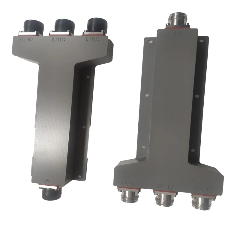 600-6000 MHz  50W indoor /outdoor application IP67 -155dBc 2 way power splitter/divider wi