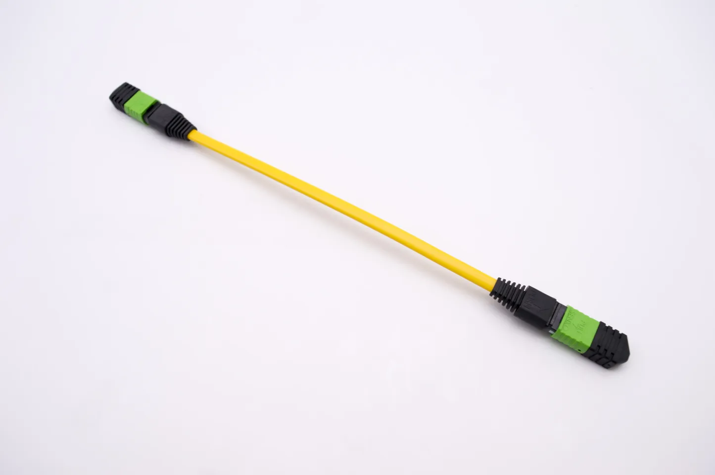 Mpo-Mpo Female Connectors 12 Fiber Multi-Mode OM3 Optical Fiber Patch Cord with 30m Factor