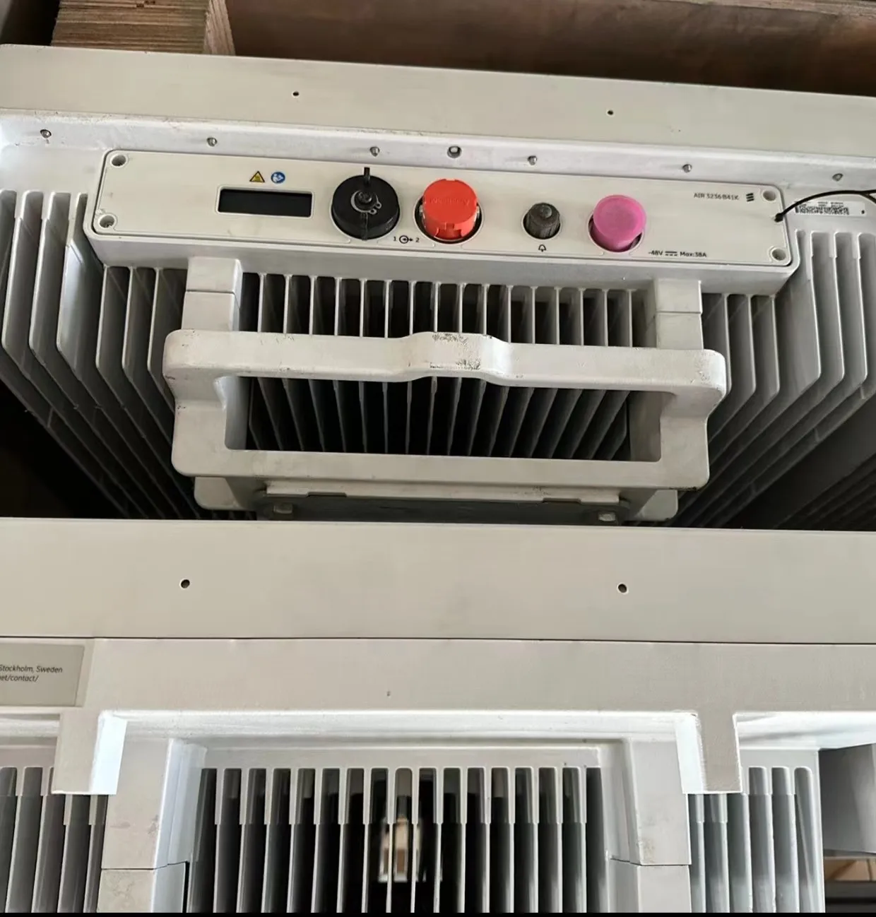 RRU air Radio 3236 B42 in Storage KRD 901 183/11 Wireless Base Station RRU 3236b42-boxintelecom