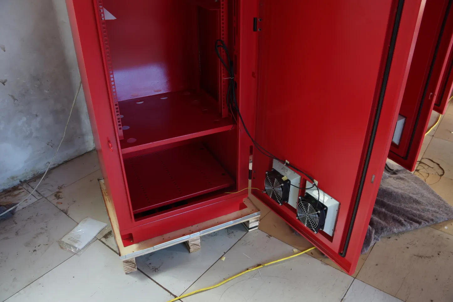 26U Compatible 19 Inch Outdoor Telecom Cabinet Network Telecommunication Enclosure for Electronics & Instrument-boxintelecom