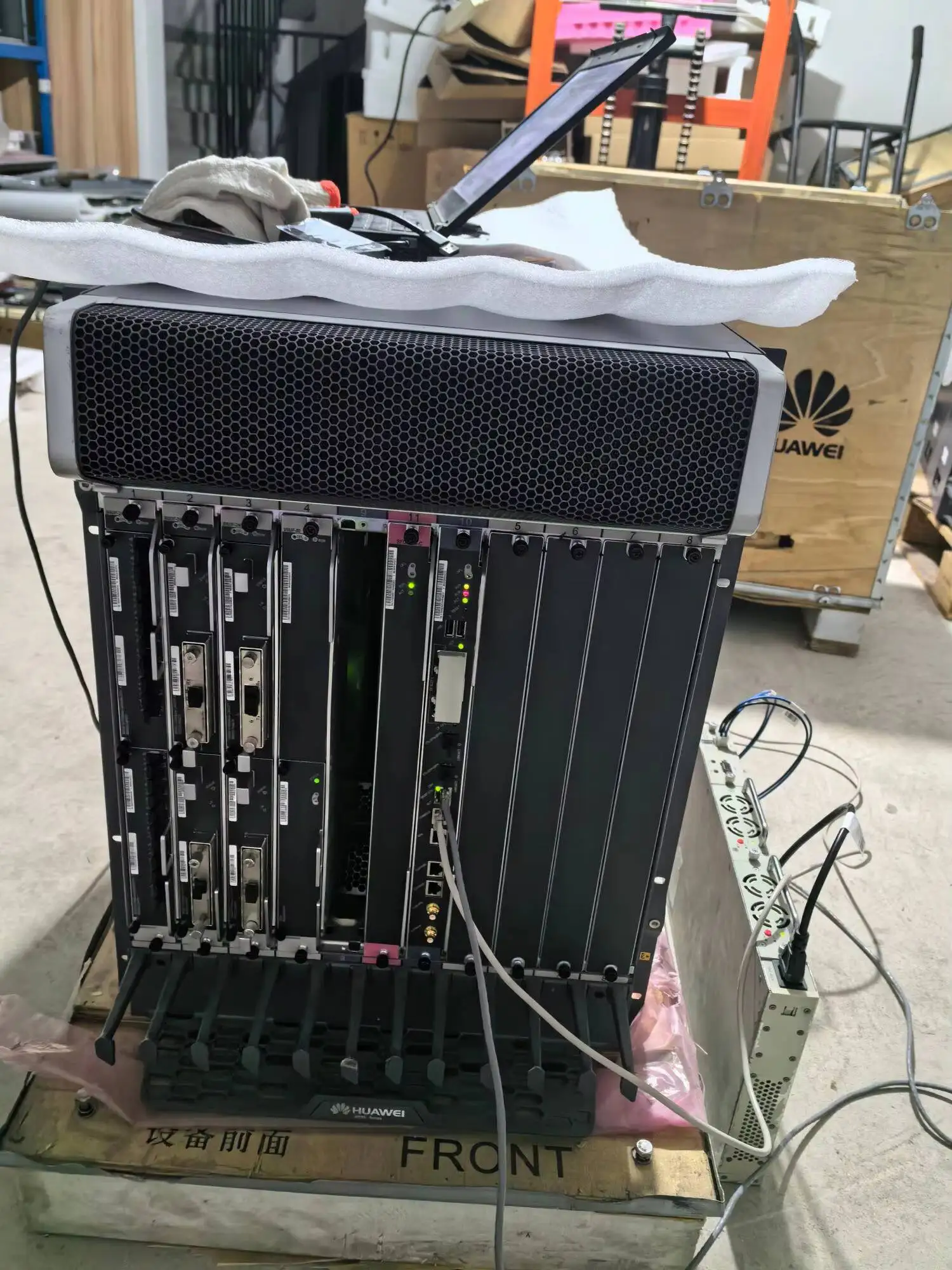 NetEngine AR6700 Series Enterprise SD-WAN Routers 2*GE Combo WAN AR6710-L8T3TS1X2 5