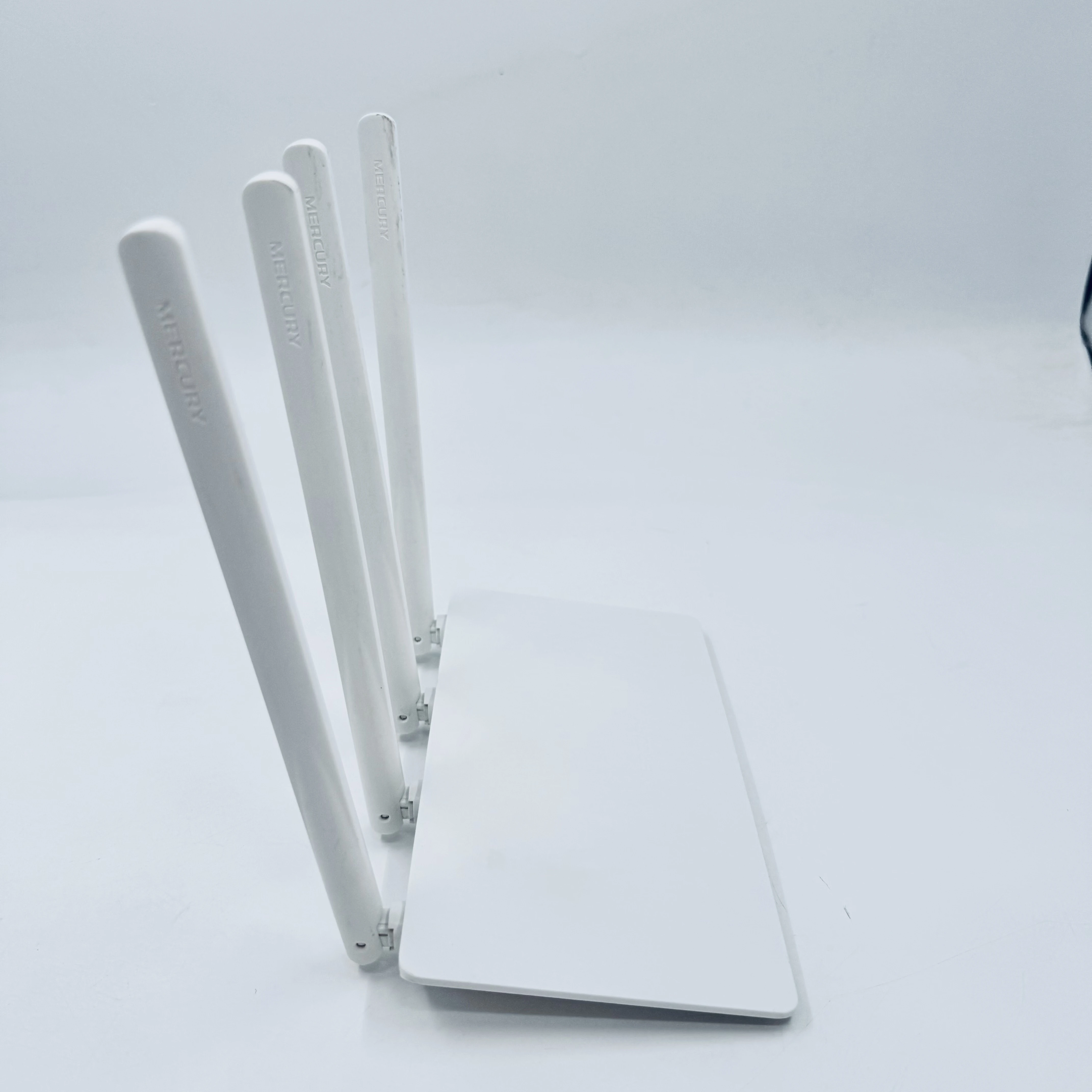 USED  Router Mercury MW325R 4 External High Gain Antennas 300M Wireless-boxintelecom