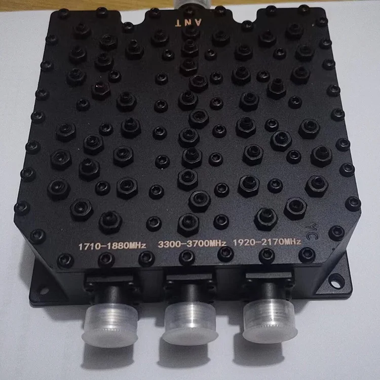 Factory Supply 4 Way Cavity Combiner 698-3800MHz DIN Female Low Loss RF Combiner for IBS D