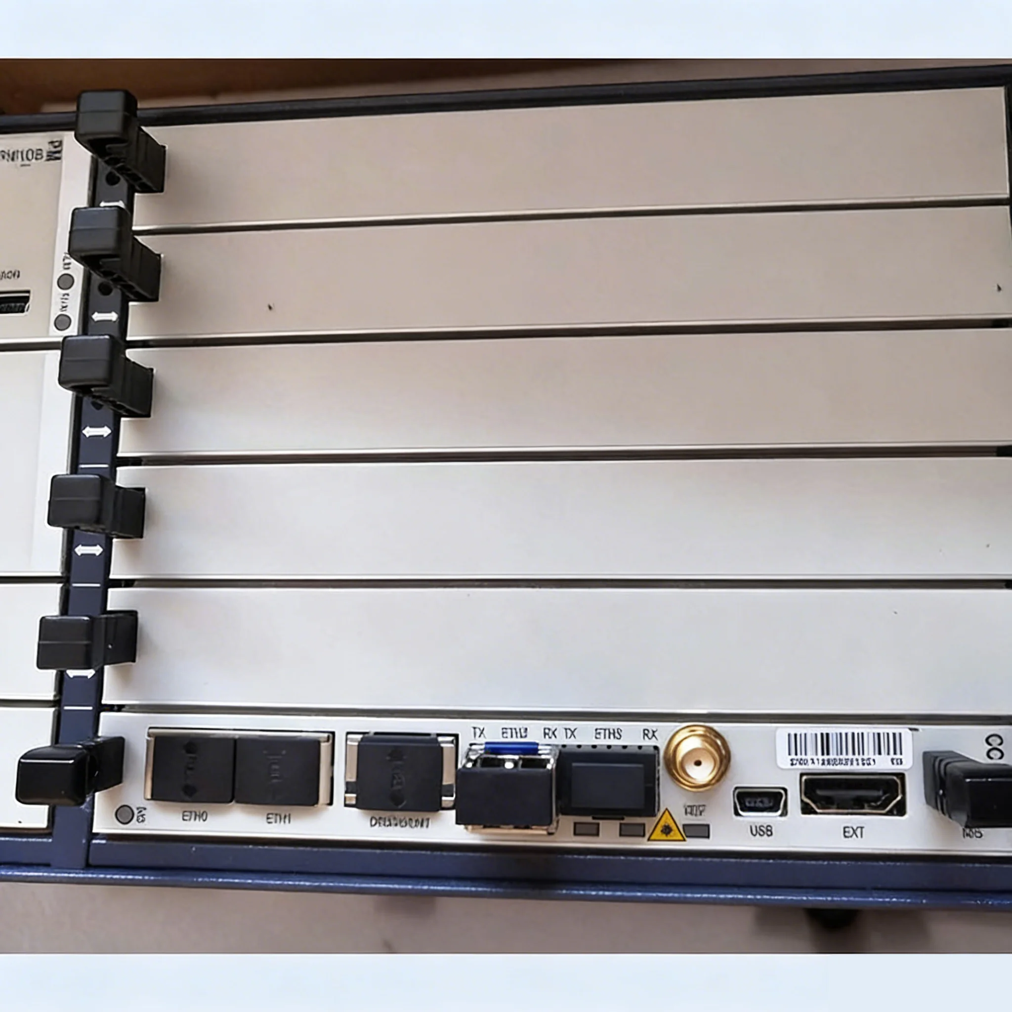B8300 TL200 TD-LTE Base Station 4G Mobile Communication Equipment -48V 7A