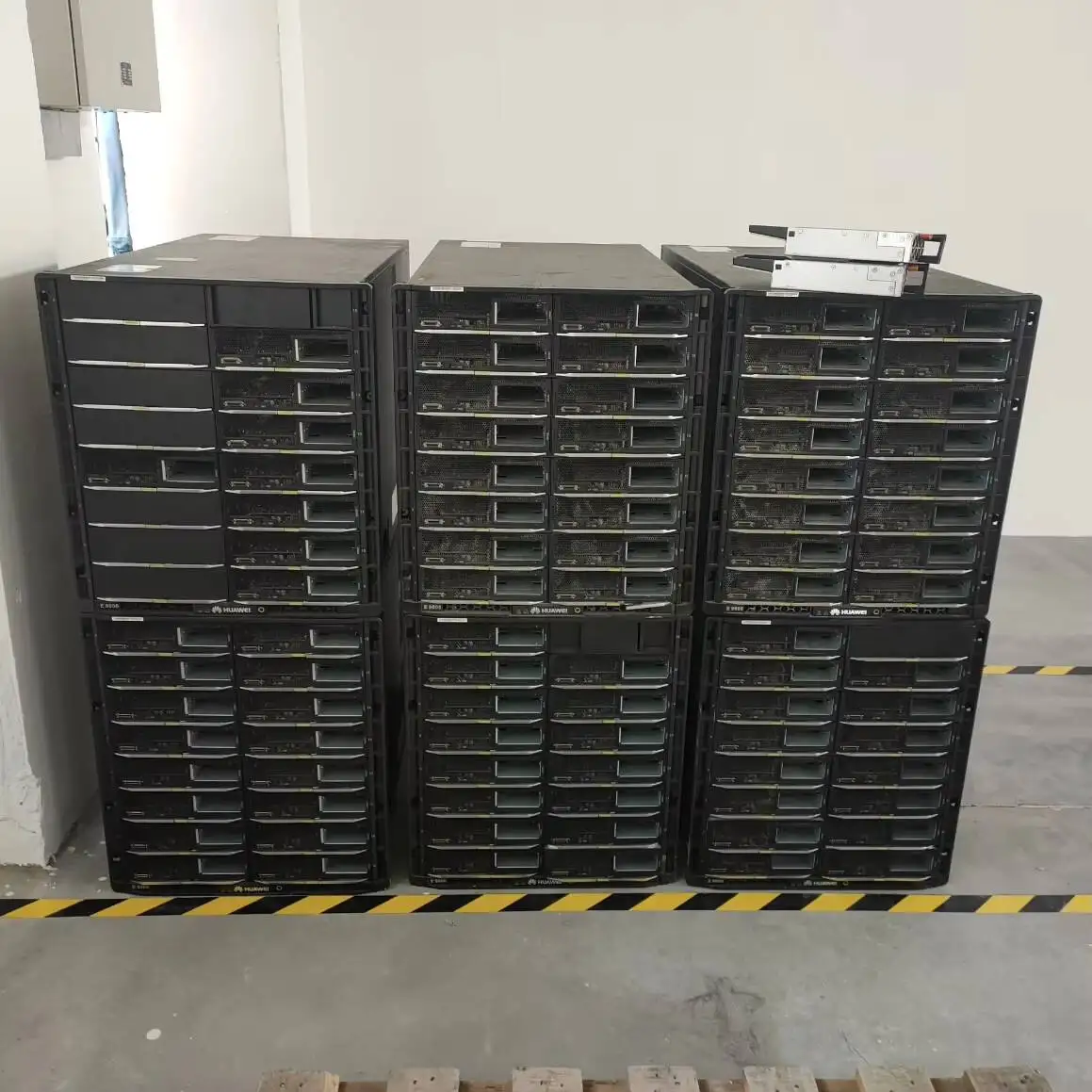 02315ETY E9000H HW B/N 2xKunpeng 920 64-Core 2.6GHz 16x32G Memory 6x10GE/25GE Ports TPM2.0 IMS+EPC 2