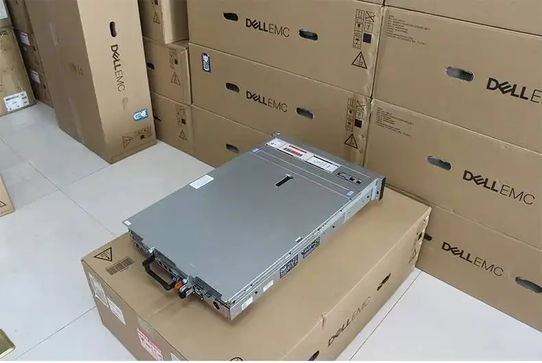 PowerEdge 24 Bay Chassis SAS SATA Dell R740 Server