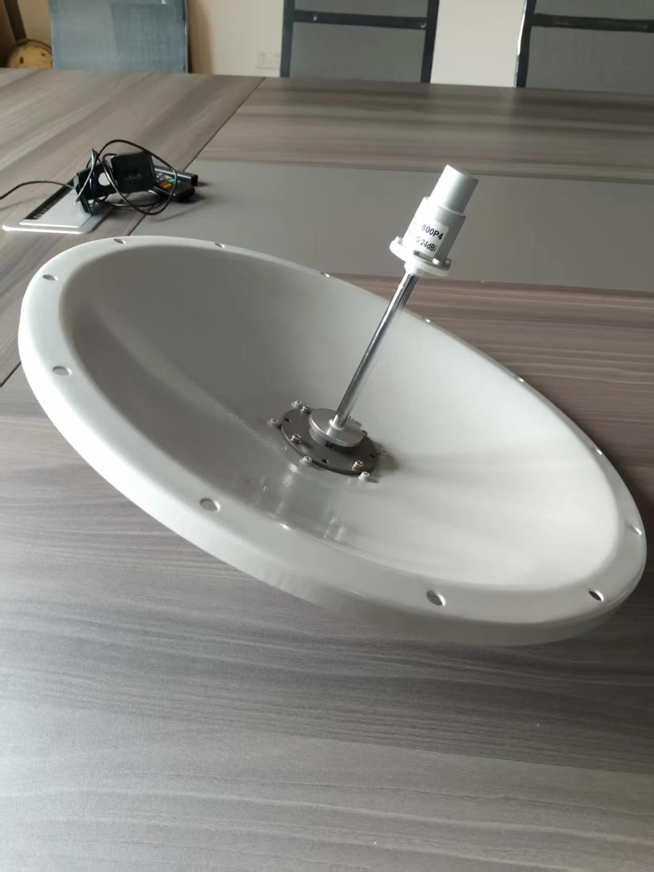 Hot Selling Small size High Gain 4G 5G 4.9-6.5GHz Outdoor  Diameter 0.4M  24dBi  Dish Para