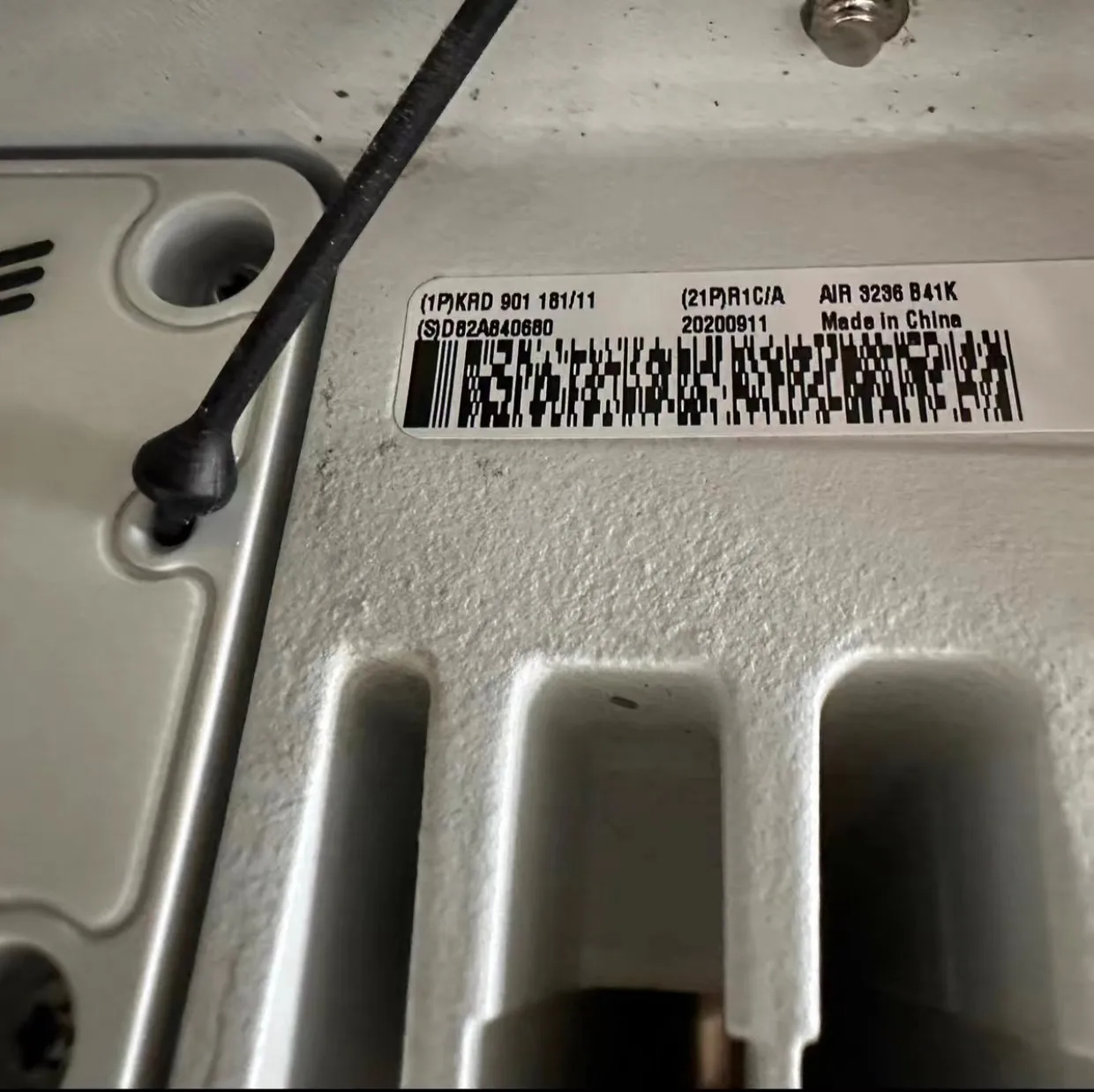 RRU air Radio 3236 B42 in Storage KRD 901 183/11 Wireless Base Station RRU 3236b42-boxintelecom