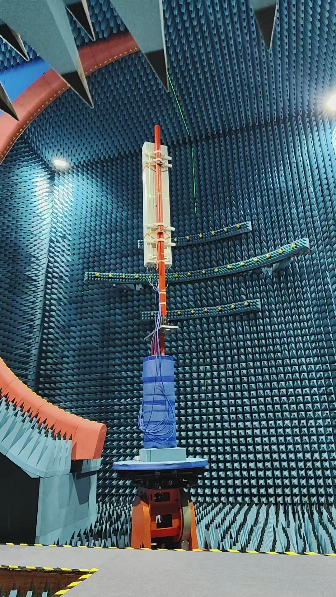 High Gain Base Station Antenna 2  Pol 790~960MHz  90° 16.2dBi 0°~8° Integrated RCU Antenna