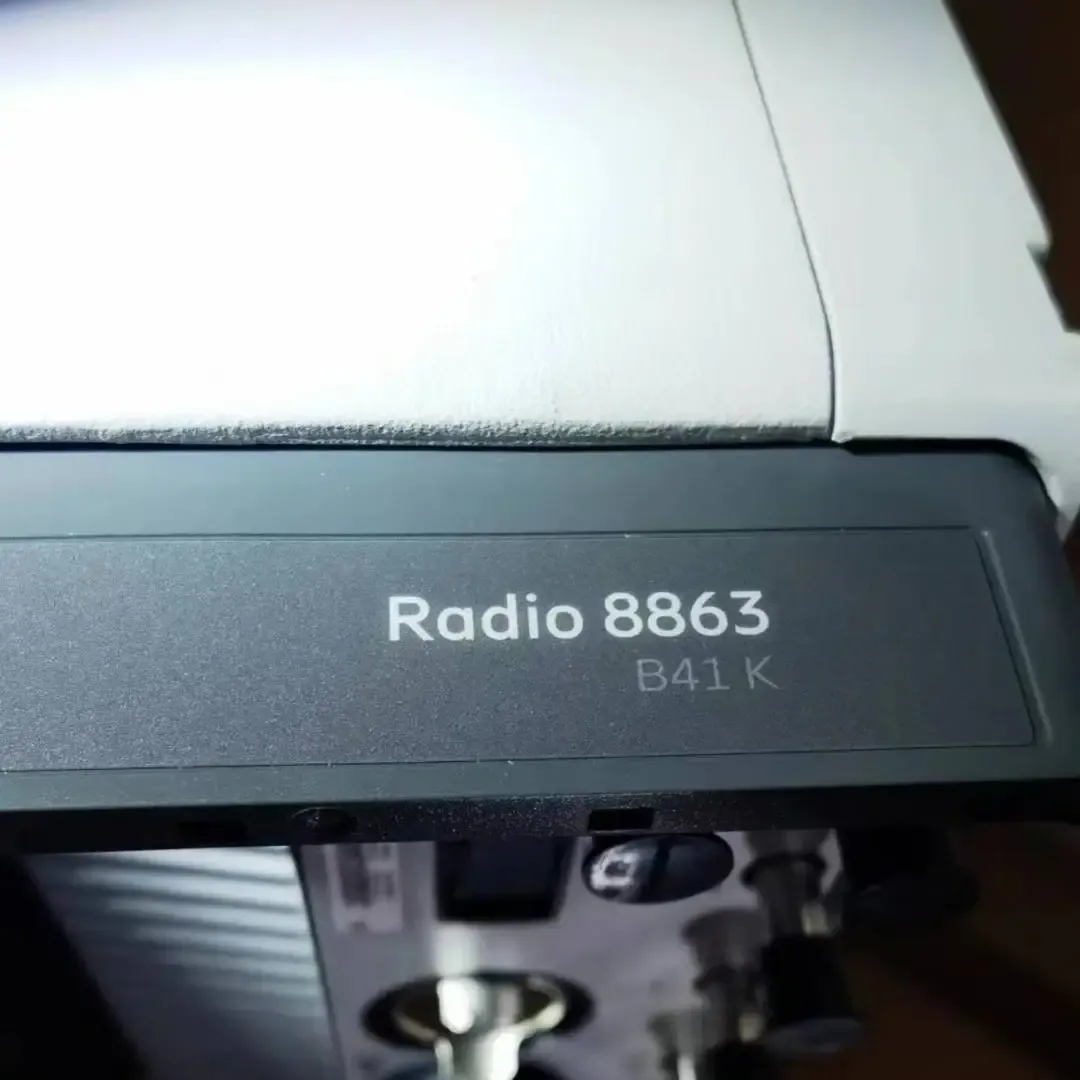 Radio 8863 B41K Wireless Base Station RF Unit KRC 161 858/1 RRU Radio 8863B41K KRC161858/1