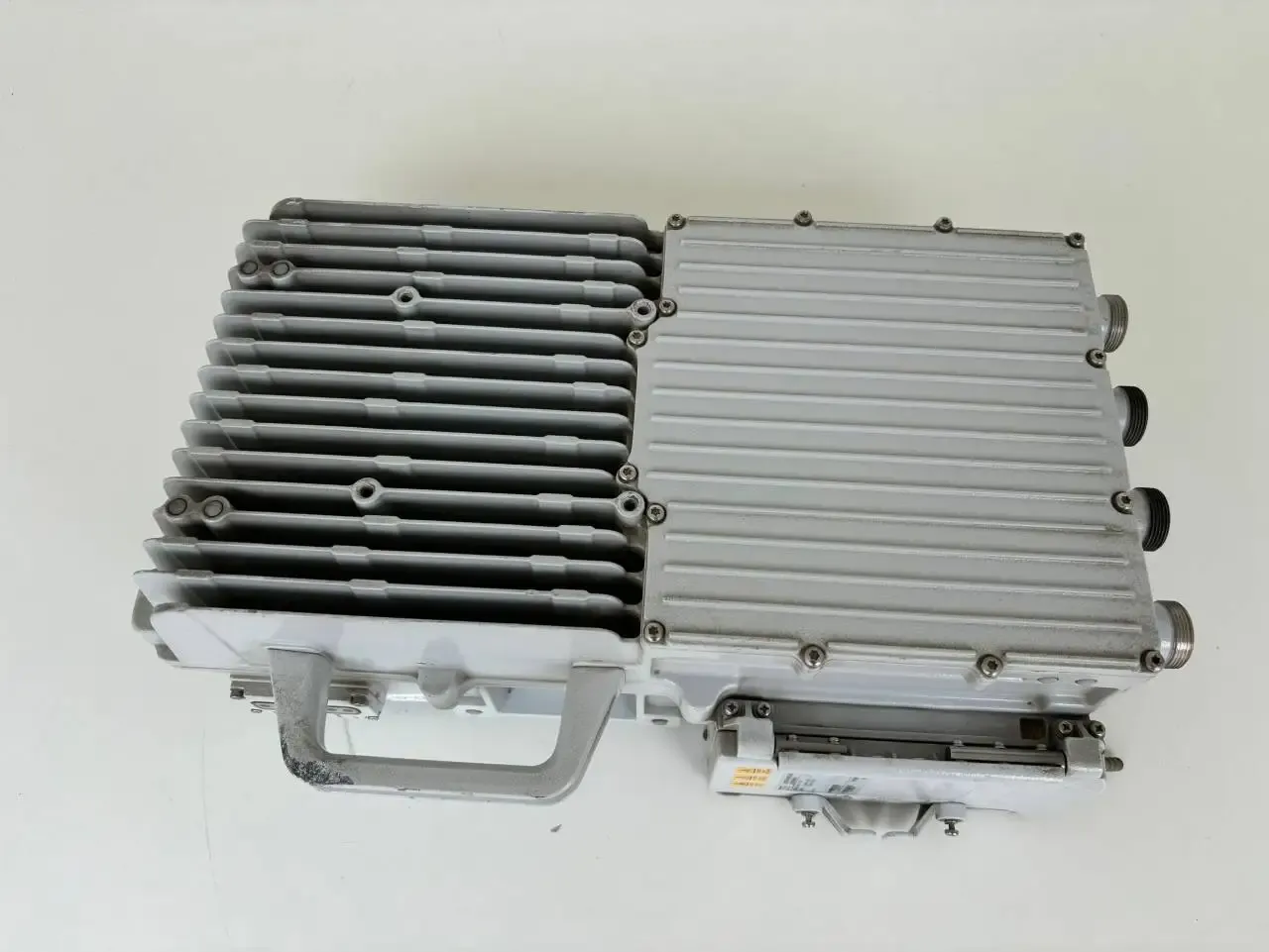 RRU R8862A S8500 /ZX Remote Radio Unit for GSM 4G 3G GPRS TCP Networks with Regenerative Repeater 1 Year Warranty-boxintelecom