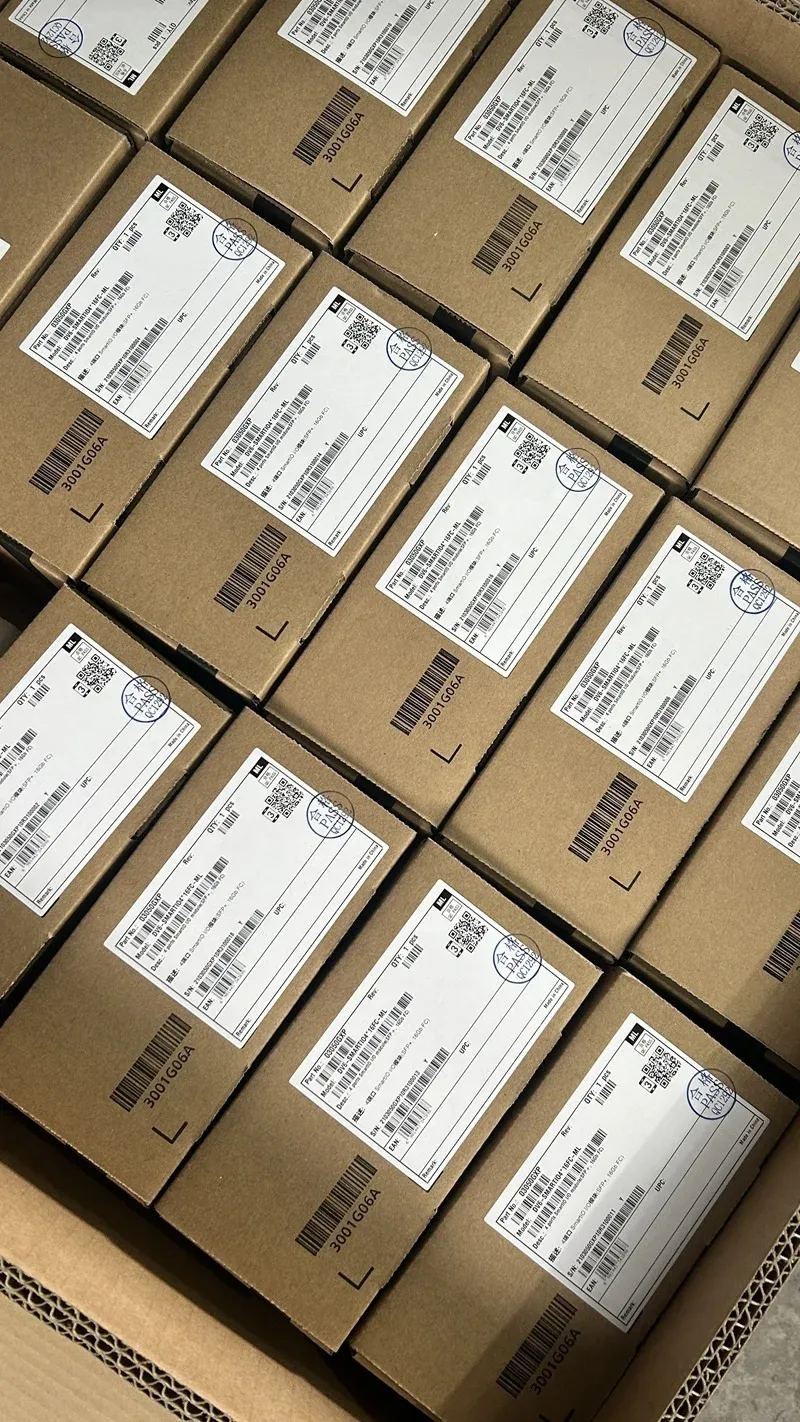 V7 02357ATS D3V7S-2C192G-O OceanStor Dorado 3000, 4* SAS, 25*2.5", SPE36C0225, V7