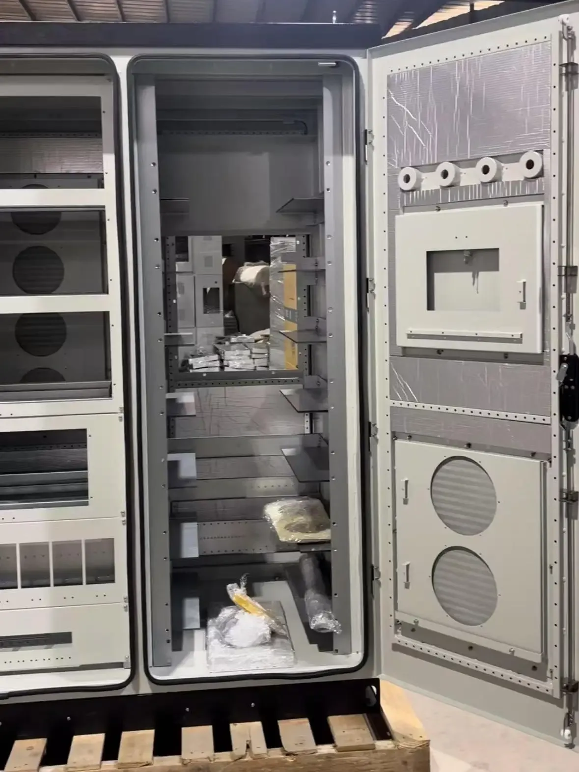 High Efficiency 500KW 1MWh Dual Compartment Integrated Outdoor Battery Box Electronic Instrument Enclosure Stainless Steel IP65-boxintelecom