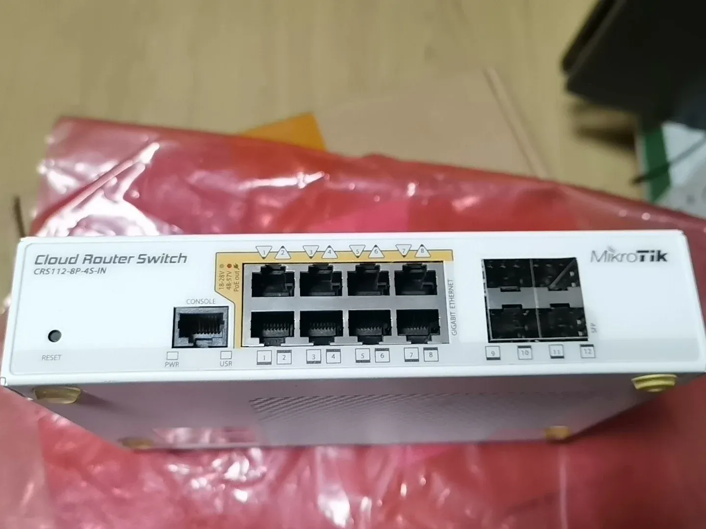 MikroTik CRS112-8P-4S-IN 8x Gigabit Ethernet Smart Switch with PoE-out-boxintelecom