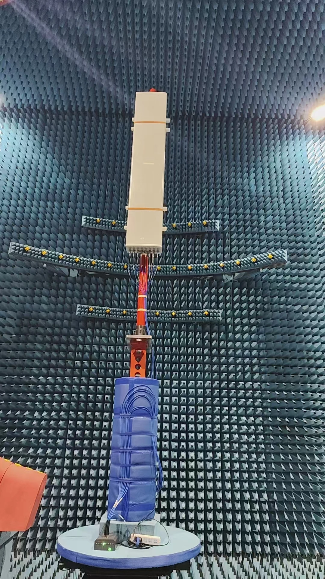High Gain Base Station Antenna 2  Pol 790~960MHz 65° 17.4dBi 0°~8° Integrated RCU Antenna 