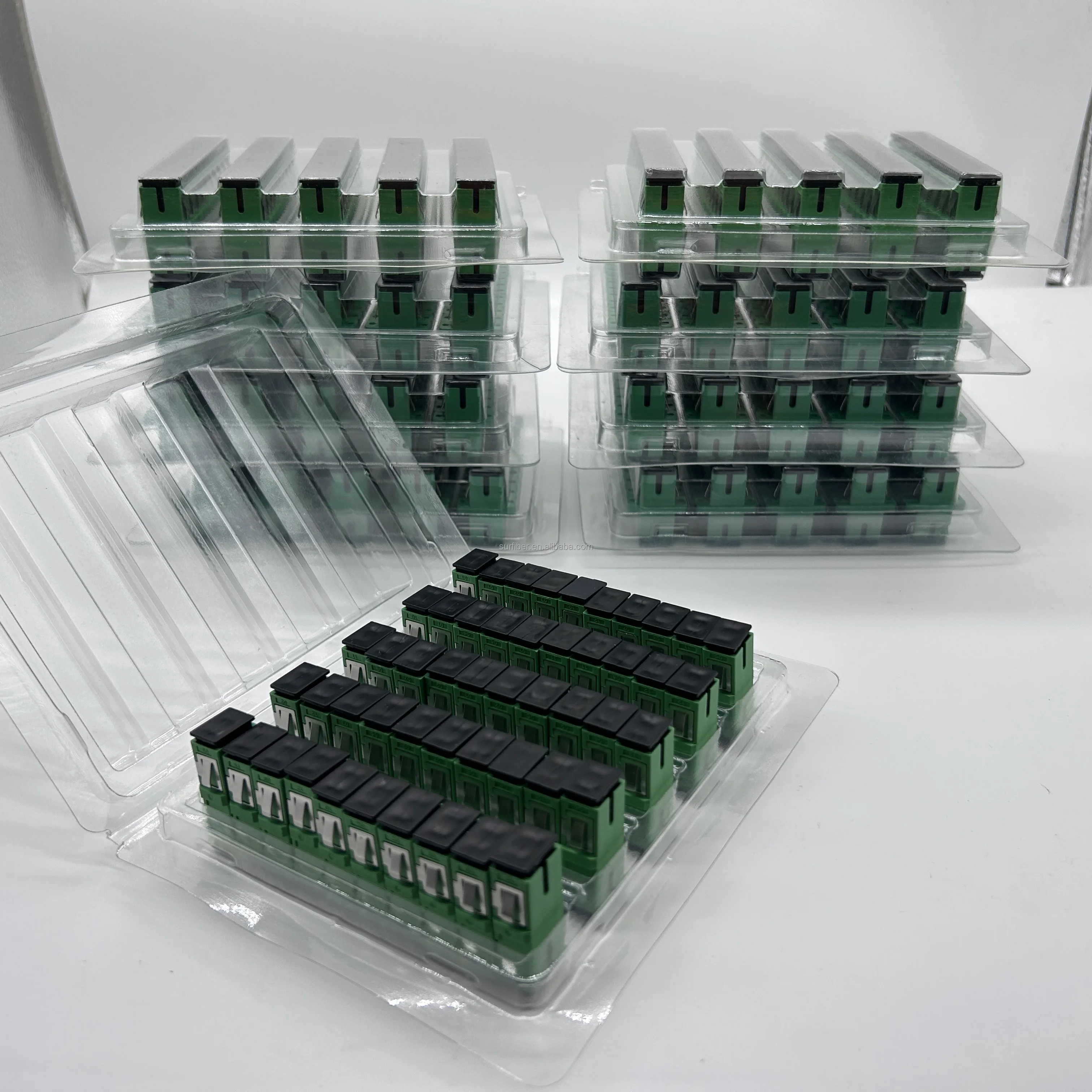 Single Mode E2000 Simplex OS2 Fiber Optic Adapter/Coupler Connector with Flange for FTTH-boxintelecom