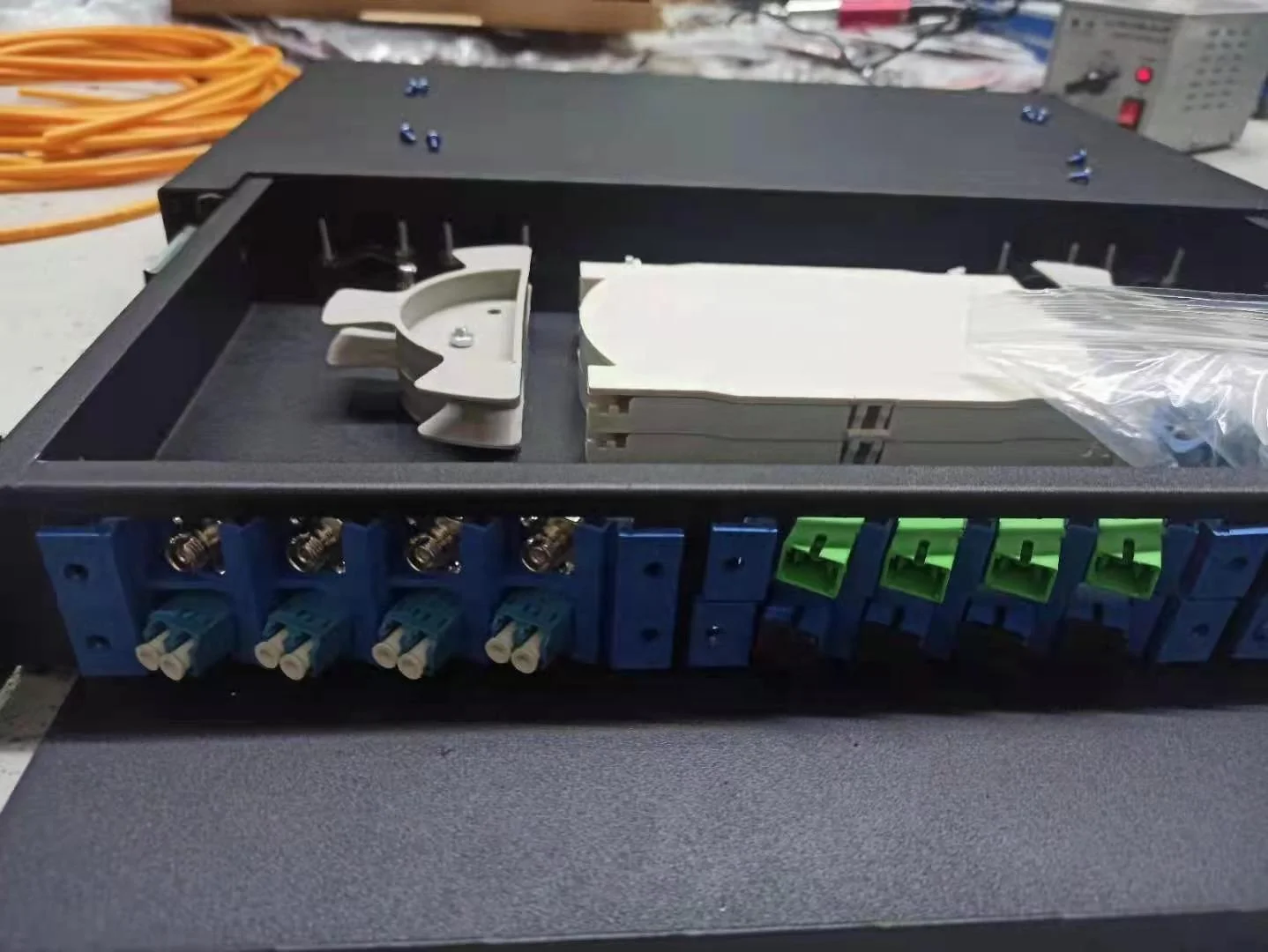19 ''1u Odf 24 48 96 144 Core Optical Terminal Box Sliding Fiber Optic Panel-boxintelecom