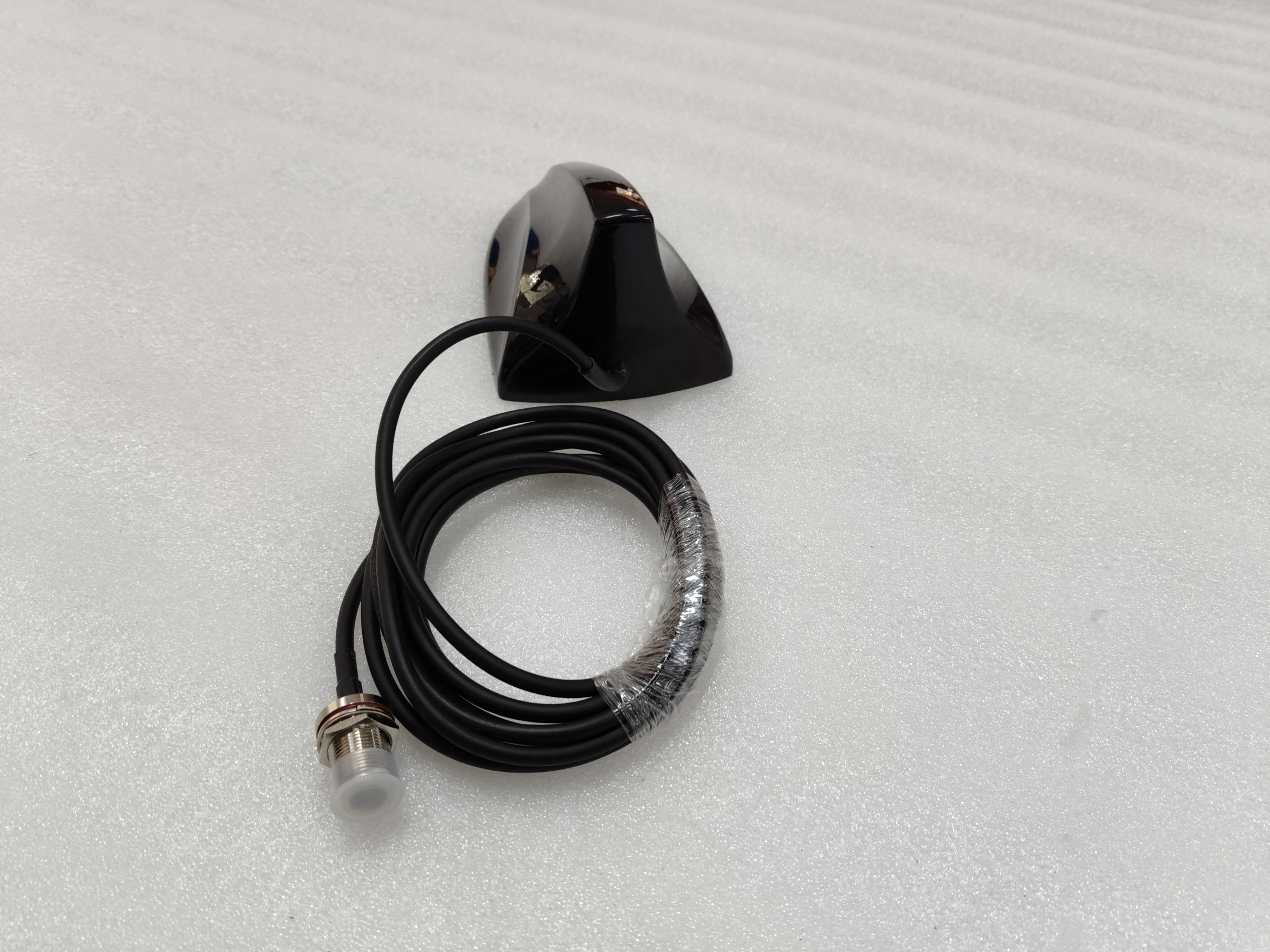 Hot Sale UHF 400-470MHz High Gain 1.5dBi BTS Sector Mobile Antenna With N Female Connector