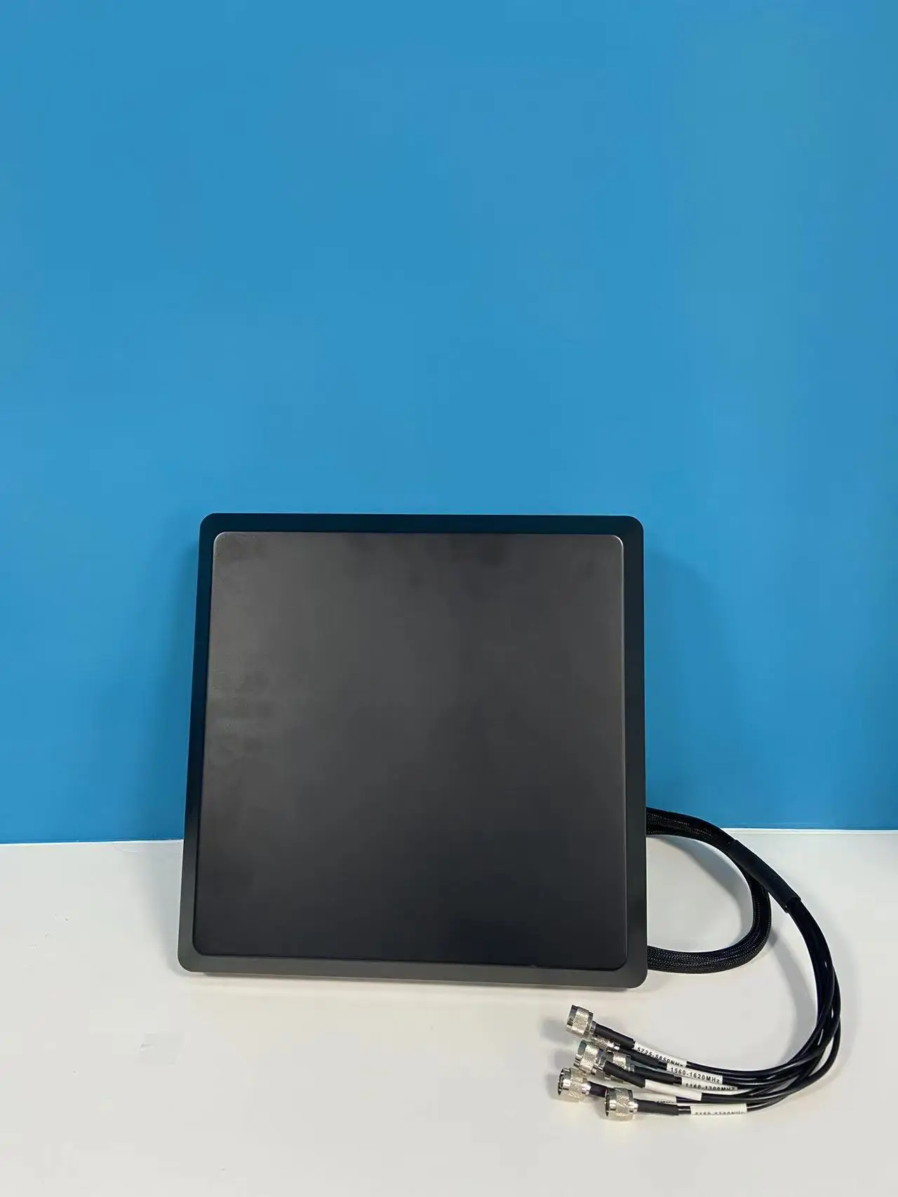Hot-selling UAV Directional 433MHz-900mhz-1.2G-1.5G-2.4G-5.8G Flat Strike Antenna-boxintelecom
