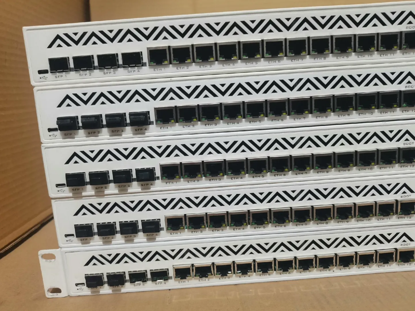 Mikrotik 12x Gigabit Ethernet, 4xSFP router CCR1036-12G-4S-EM-boxintelecom