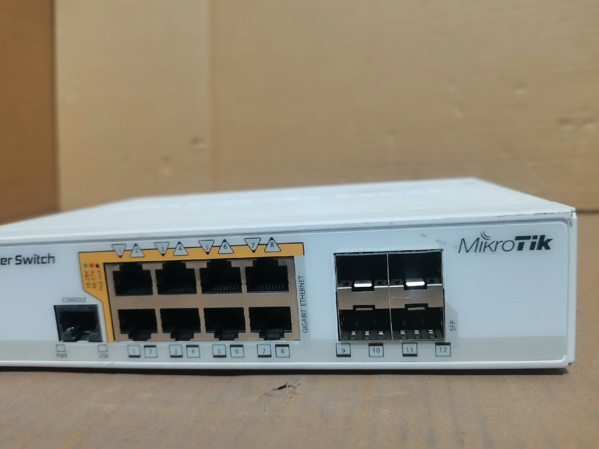 MikroTik CRS112-8P-4S-IN 8x Gigabit Ethernet Smart Switch with PoE-out-boxintelecom