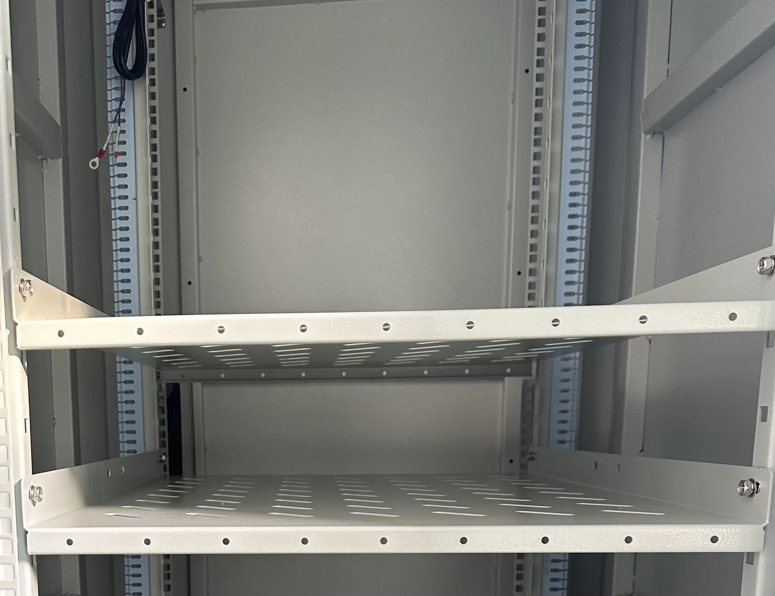 Galvanized Steel 5G Comprehensive Distribution Box IP55 Outdoor Smart Temperature Controller Electronics Instrument Enclosure-boxintelecom