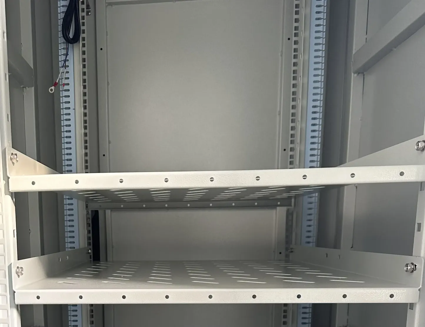 Galvanized Steel 5G Comprehensive Distribution Box IP55 Outdoor Smart Temperature Controller Electronics Instrument Enclosure-boxintelecom