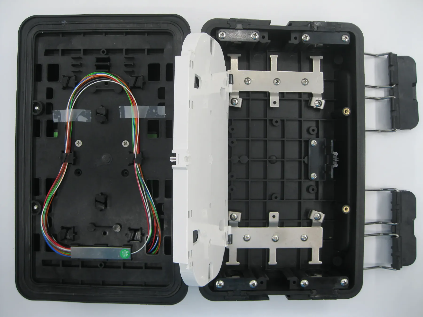 F225-APT  Versatile 16 Cores FTTH Fiber Optical Distribution Box Solution