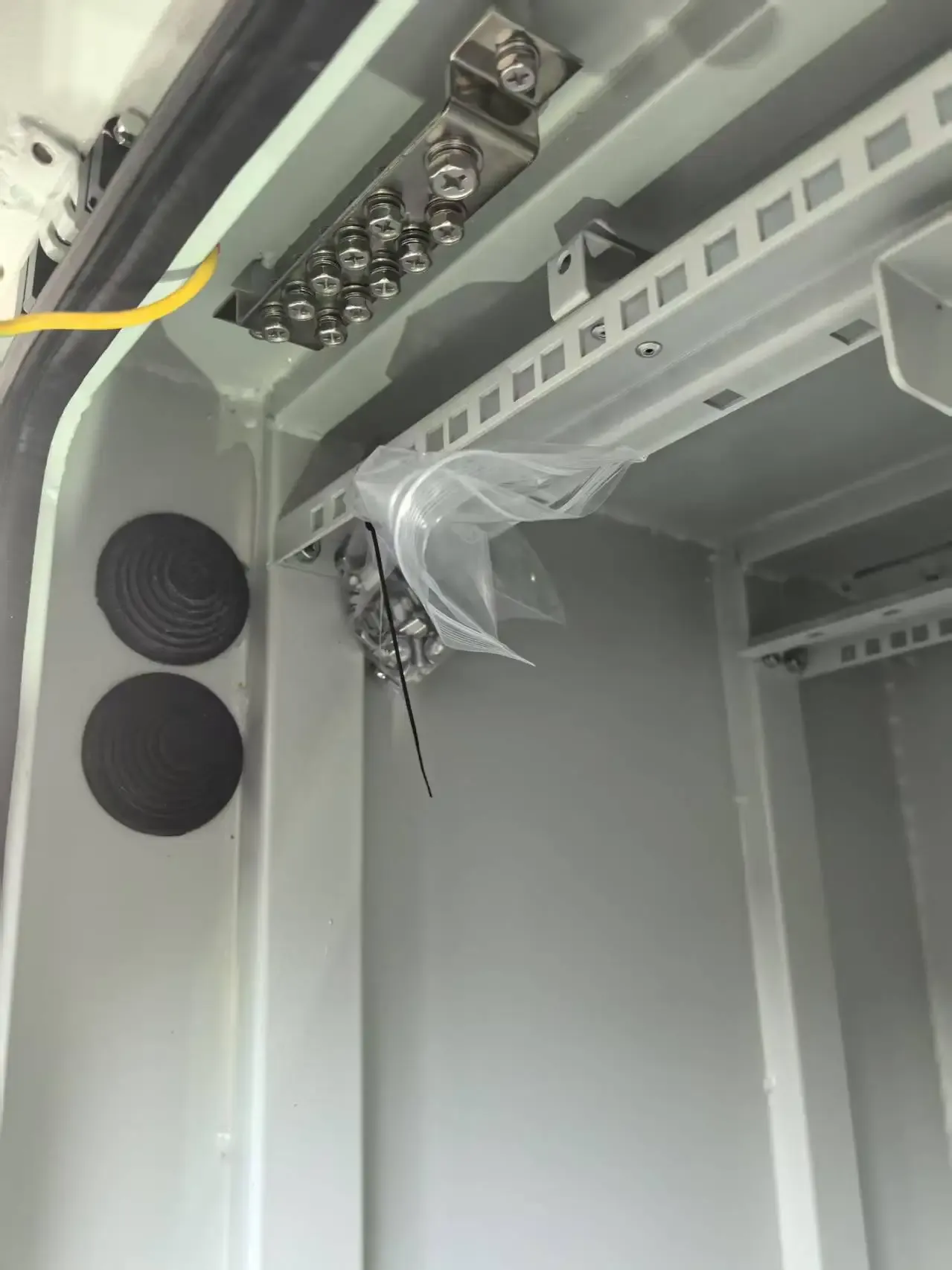 Outdoor Integrated Steel Cabinet IP56 Air Conditioner Electronics Instrument Enclosure 5G Communication Power Tower Base-boxintelecom