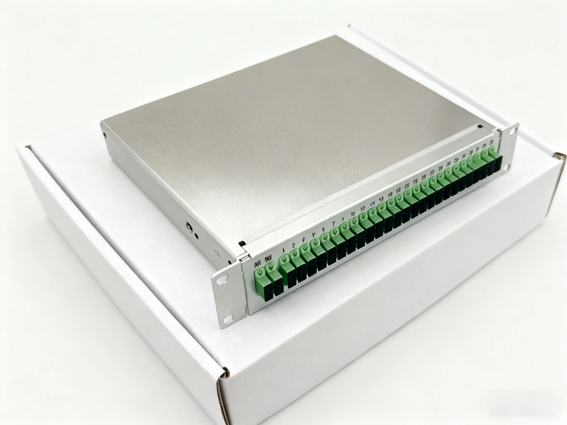 1U Rack Mount PLC Fiber Optic Splitter - 1x8 Telecom-Grade Distribution Box with Ultra-Low