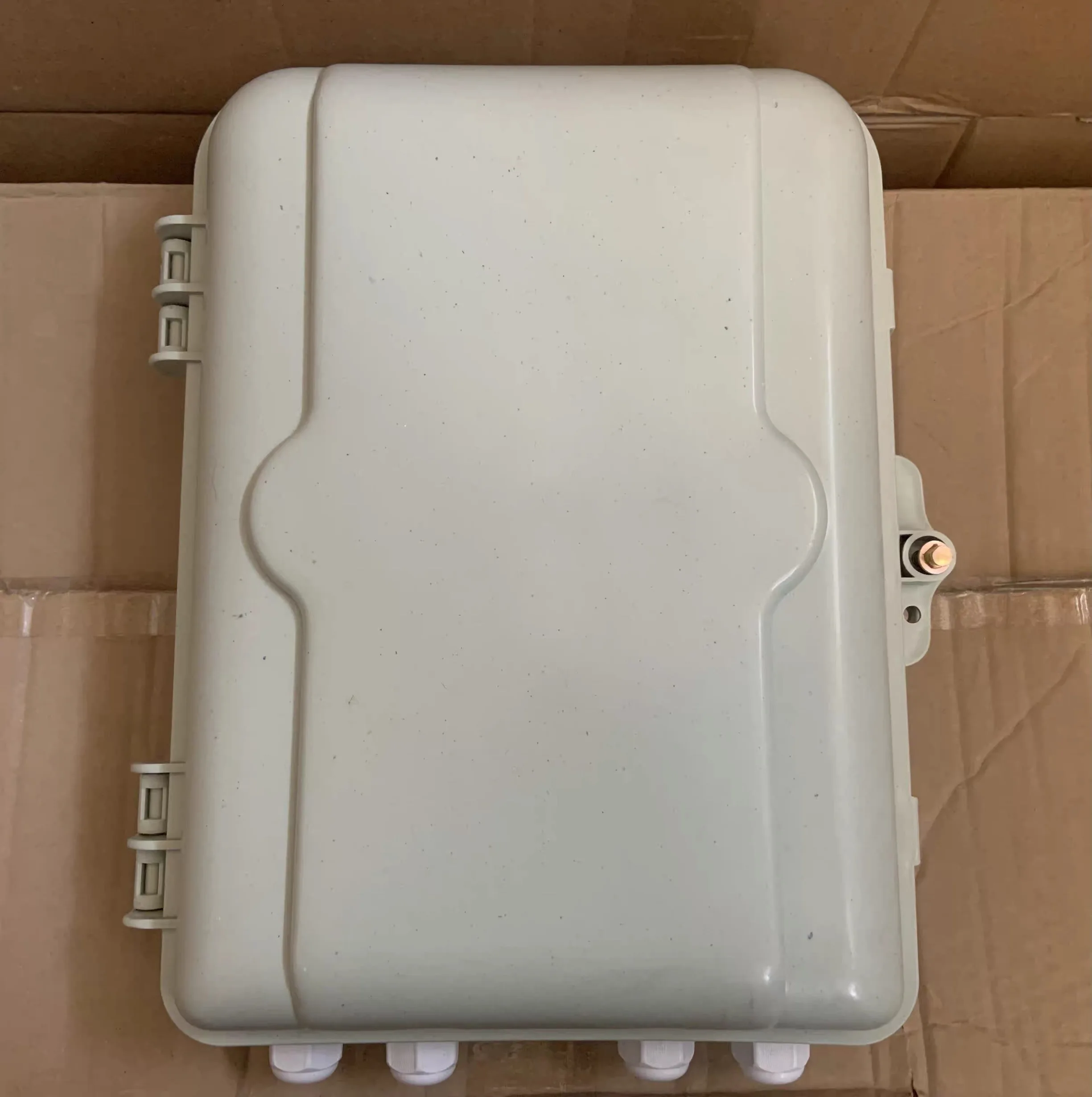 1x16 Core Fiber Optic Distribution Box SMC Splitter Distribution Box FTTH Outdoor Wall-Mounted 16-Port Fiber Distribution Box-boxintelecom
