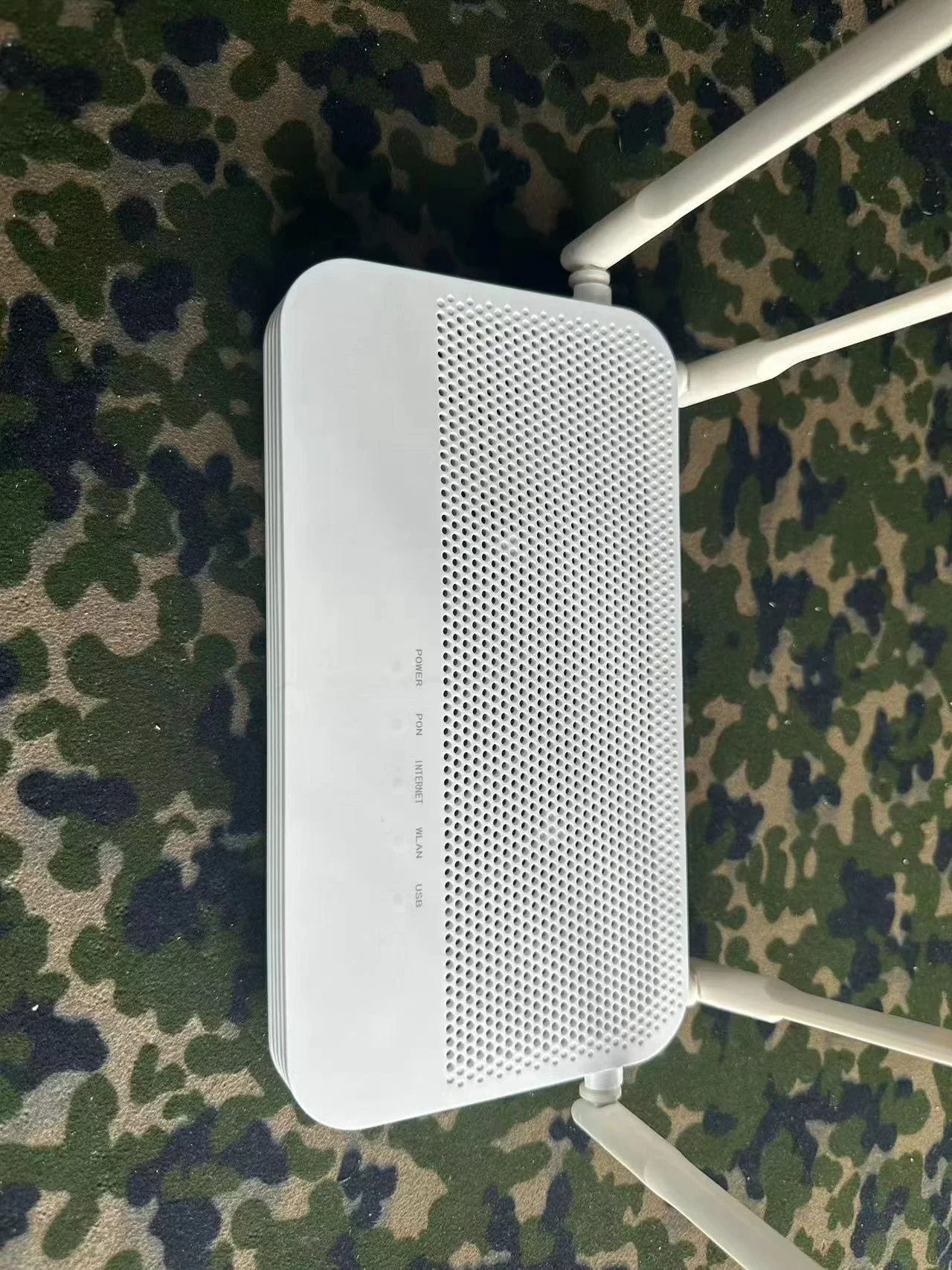 EG8247W5 HG8247W5 Dual Band CATV ONT ONU GPON ONU 4GE+1USB+1Tel+CATV+2.4G 5G Wifi