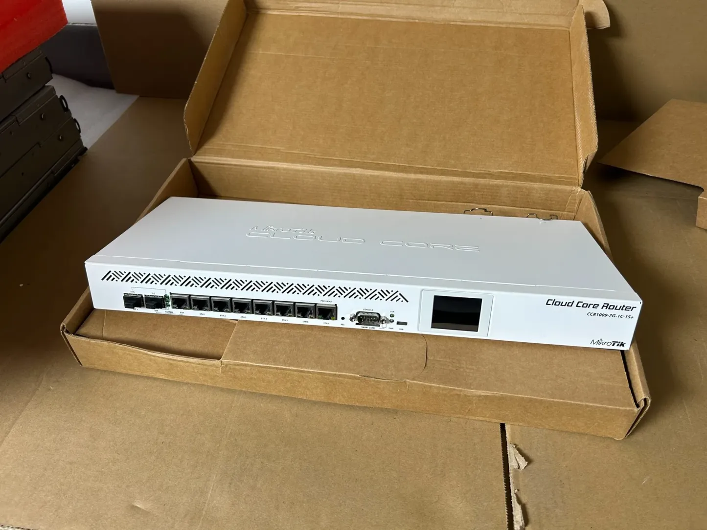 Mikrotik CCR1009-7G-1C-1S+ 7x Gigabit Ethernet router CCR1009-7G-1C-1S-plus-boxintelecom