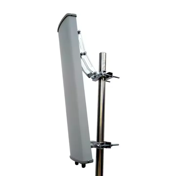 Base Station Antenna 2  Pol 1710-2170MHz 65 ° 19.5dBi 2 ° -8 ° Integrated RCU /Remote Cont
