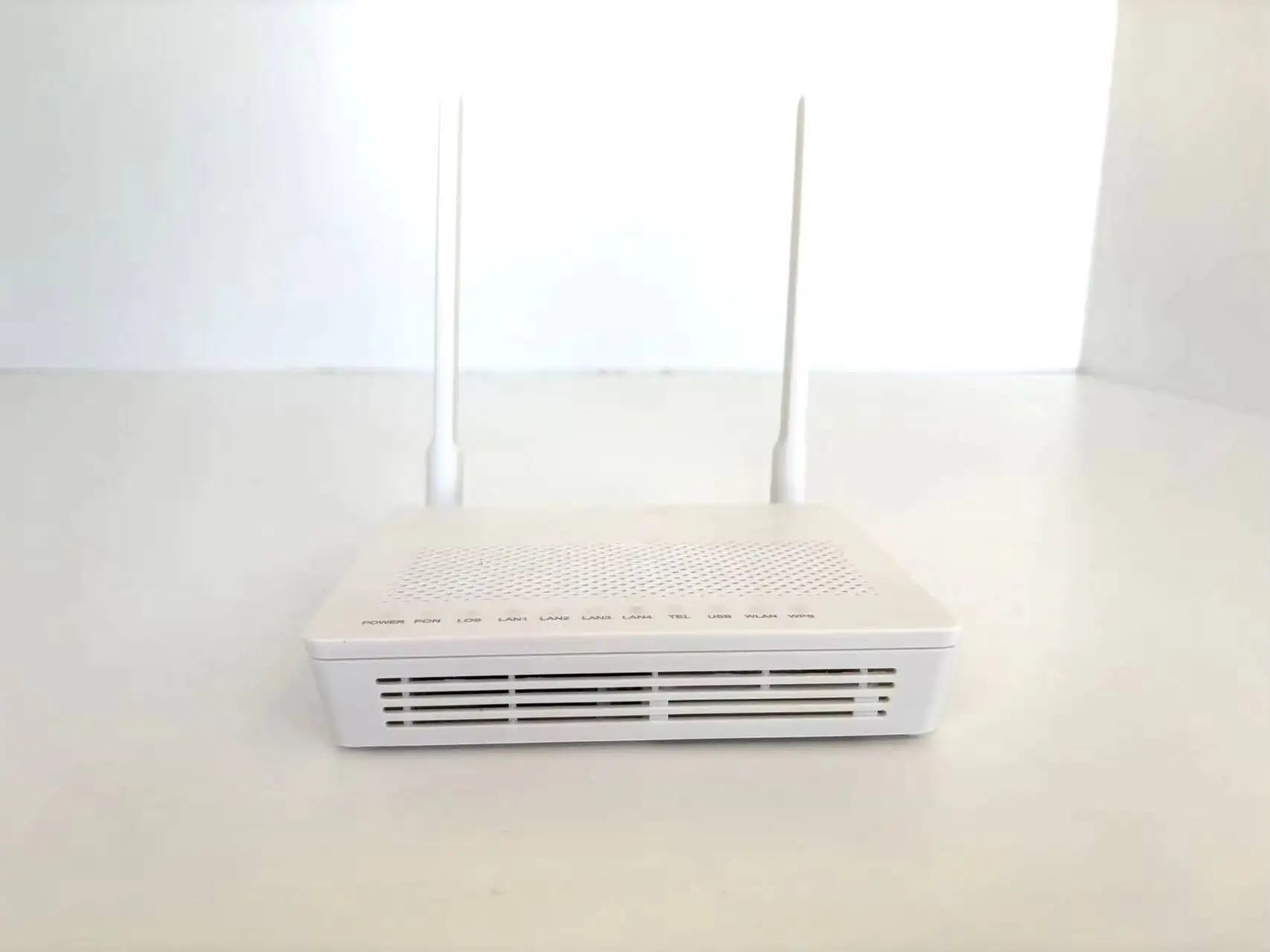 HG8546M Hot Sale GPON ONT FTTH Fiber Optic Equipment Telecom RJ11 POE 1GE+1GPON/EPON Port SC OLT-boxintelecom