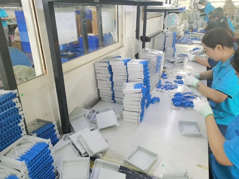 APT Factory Price FTTH Fiber Optic PLC Splitter 1X2 1X4 1X8 SC APC Slot Box Plug-in Box Fiber Optic Plc Cassette Splitter-boxintelecom