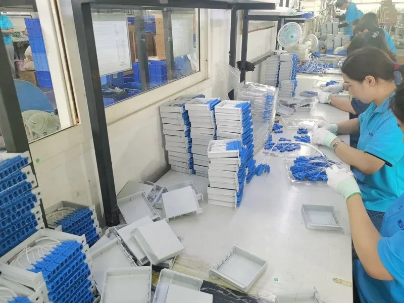 APT Factory Price FTTH Fiber Optic PLC Splitter 1X2 1X4 1X8 SC APC Slot Box Plug-in Box Fiber Optic Plc Cassette Splitter-boxintelecom