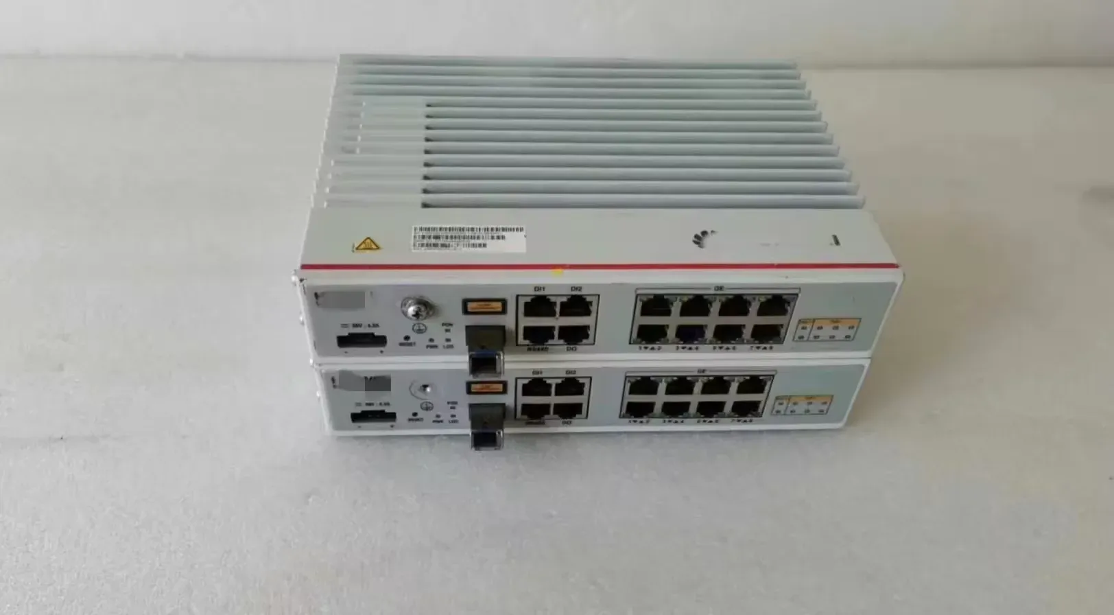 GPON XG-PON XGSPON ONU ONT with 8GE Ports POE+ POE++ EG8084P for Indoor HW EchoLife Network-boxintelecom