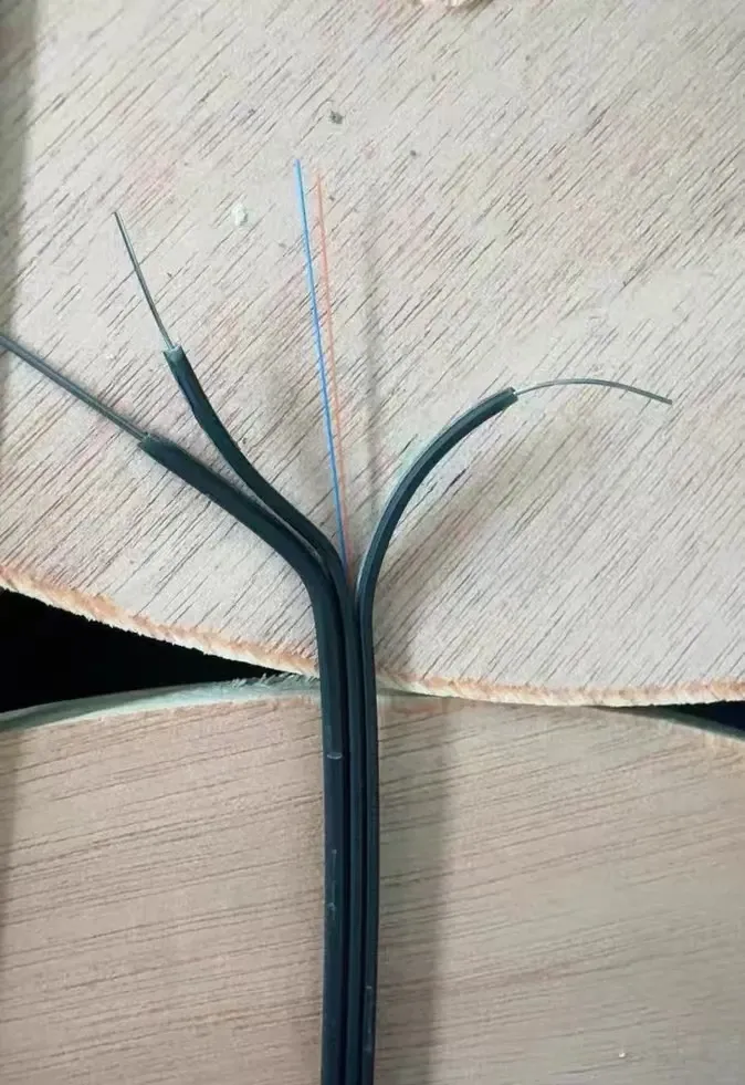 Indoor Outdoor 1/2/4/8/12 Core G657A2 FTTH Fiber Optic Drop Cable LSZH-boxintelecom